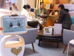 智慧养老产品试水市场，银发族如何触手可及？