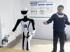 康养机器人正在中国加速走进现实生活